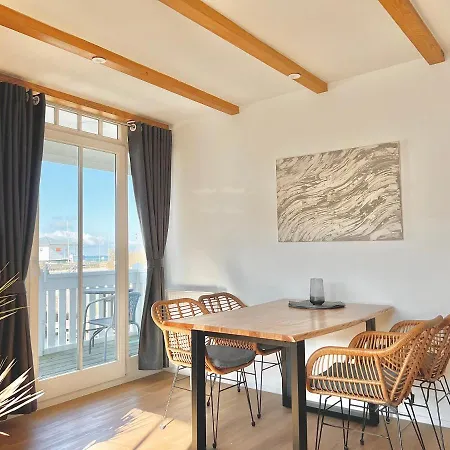 *neu* Strandwohnung Mit Sauna アパート